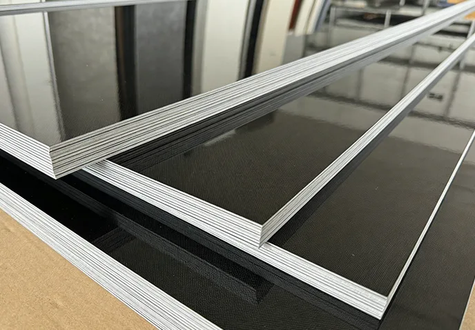 PET మిర్రర్ కార్బన్ క్రిస్టల్ వాల్ ప్యానెల్ యొక్క లక్షణాలు.